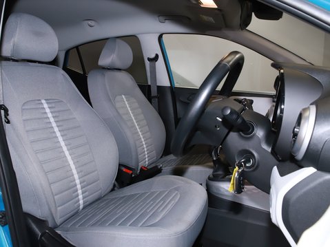 Hyundai i10 1.0 MPi Premium 5dr Auto 21