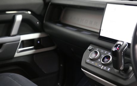 Land Rover Defender D300 Hard Top x-Dynamic HSE - Jump Seat - High Spec Just Serviced - VAT Q 22