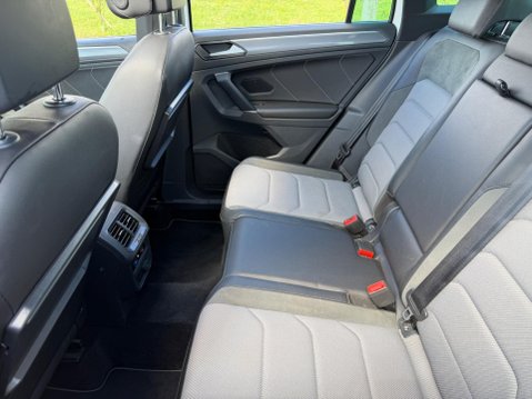 Volkswagen Tiguan 2.0 TDI R-Line Euro 6 (s/s) 5dr 44