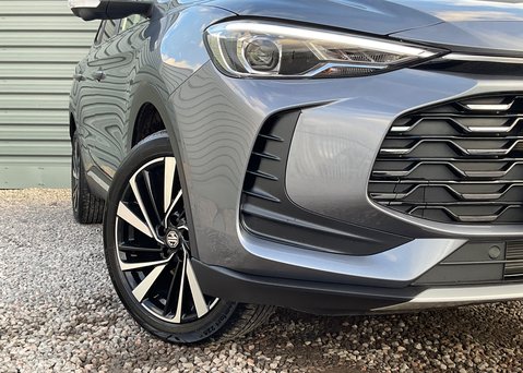 MG ZS HYBRID+ TROPHY 2