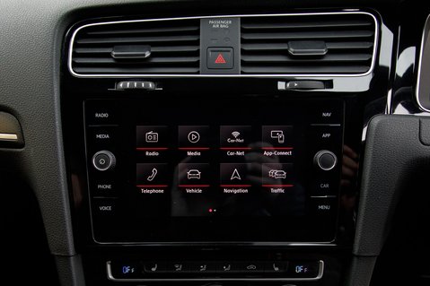 Volkswagen Golf GTI PERFORMANCE TSI DSG 23