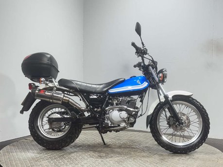 Suzuki RV125 VANVAN 125 2016 28K VERY CLEAN ICONIC SAND BIKE 125CC NAKED LEARNER