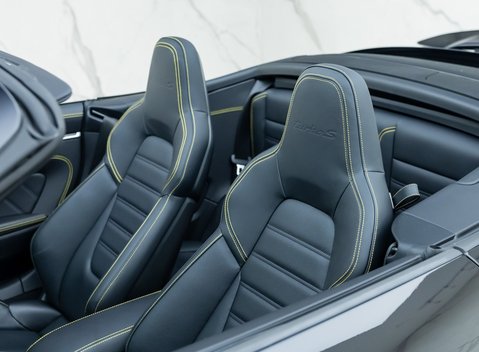 Porsche 911 Turbo S Cabriolet (992) 31