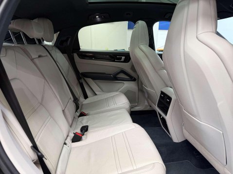 Porsche Cayenne 3.0T V6 Coupe 5dr Petrol TiptronicS 4WD Euro 6 (s/s) (340 ps) 47