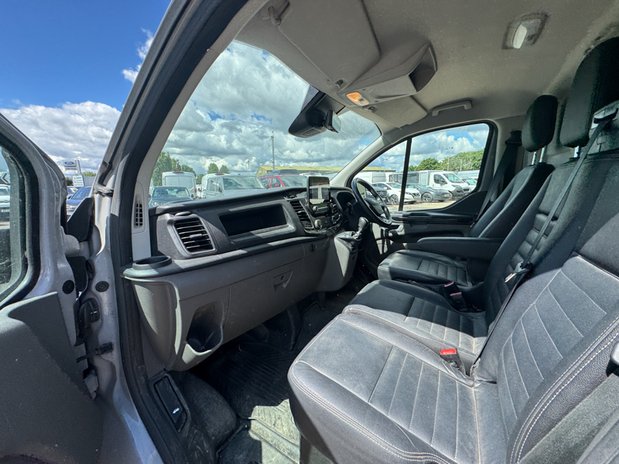 Ford Transit Custom SWB L1H1 [SOLD CM] Low Roof Trail 300 Air Con Alloys Cam Sensors EURO 6 NO 13