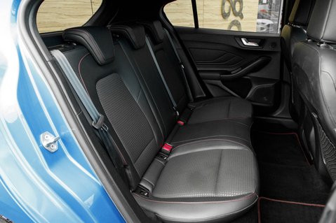 Ford Focus ST-LINE X 36