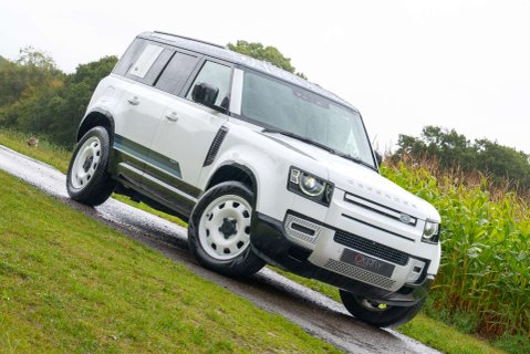 Land Rover Defender D250 SE County Edition 19