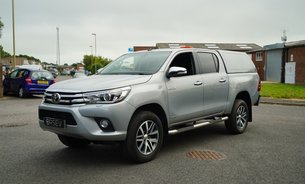 Toyota Hilux INVINCIBLE 4WD D-4D DCB FSH Fresh MOT Recent New Rear Tyres Tow Bar 1 Owner 3