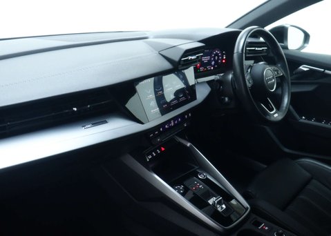 Audi A3 1.0 A3 Sportback 30 TFSI MHEV S Line Semi-Auto 5dr 46