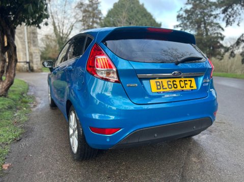 Ford Fiesta TITANIUM 20