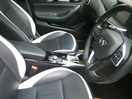 Infiniti Q30 SPORT TECH only 32,000 MILES FROM NEW 11