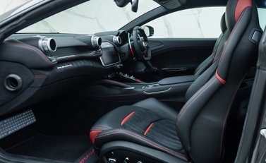 Ferrari GTC4 Lusso T 19