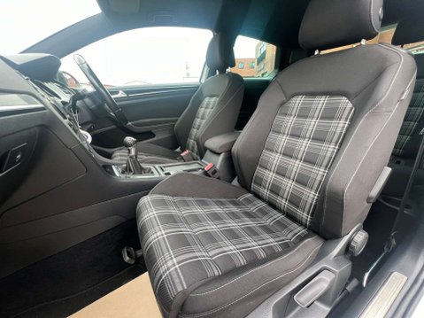 Volkswagen Golf 2.0 Golf GTD 3dr - NATIONAL DELIVERY* 34