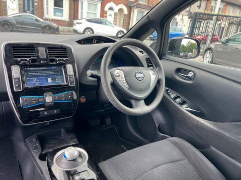 Nissan LEAF 30kWh Acenta Auto 5dr 16
