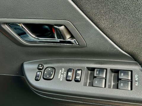 Toyota Vellfire Sunroof 75