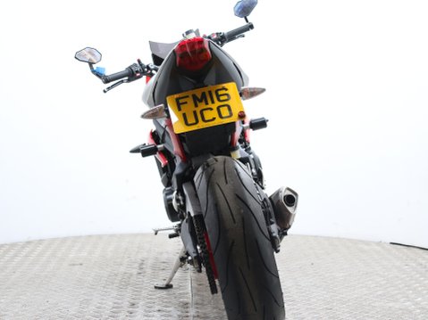 Triumph Street Triple STREET TRIPLE RX 675 11