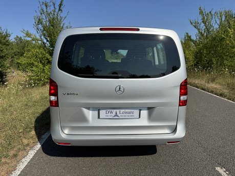 Mercedes-Benz V Class V300 D Auto Diesel LWB 6 Seater VAT Q Just 2000 miles 27