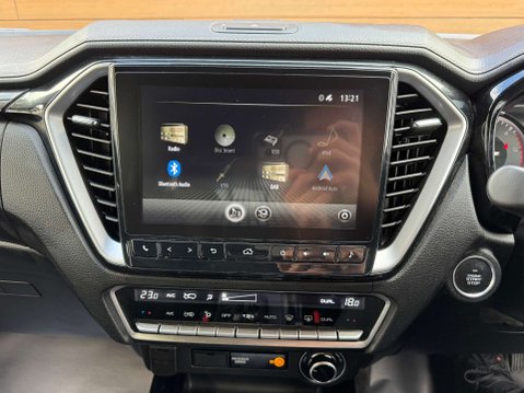 Isuzu D-Max 1.9 D-Max V-Cross Auto 4WD 4dr 28