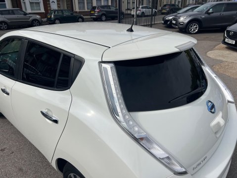 Nissan LEAF 30kWh Tekna Auto 5dr 17