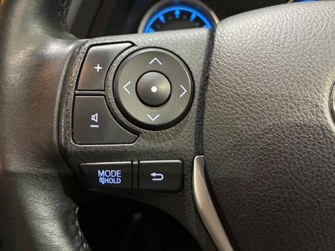 Toyota Auris 1.6 V-Matic Excel Euro 5 5dr 33