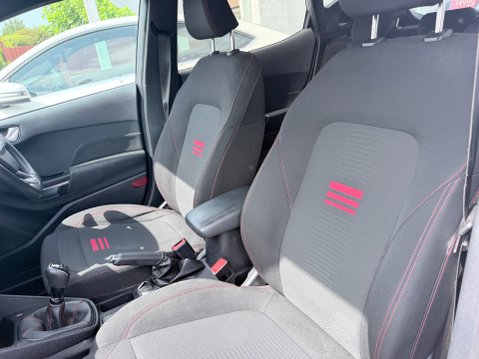 Ford Fiesta 1.0 ST-LINE 11