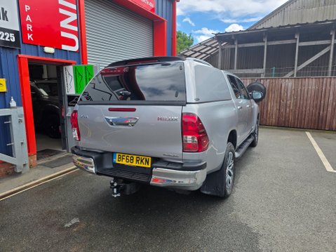 Toyota Hilux INVINCIBLE 4WD D-4D DCB 8