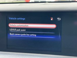 Lexus Is 2.5 IS 300h Advance CVT 4dr 38