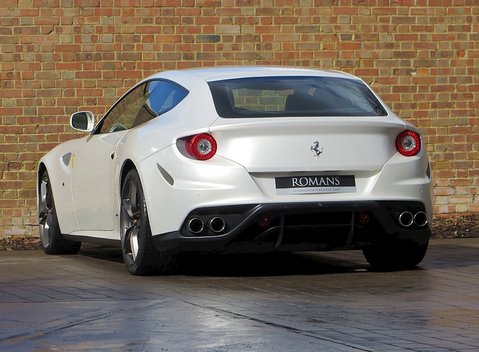 Ferrari FF 15
