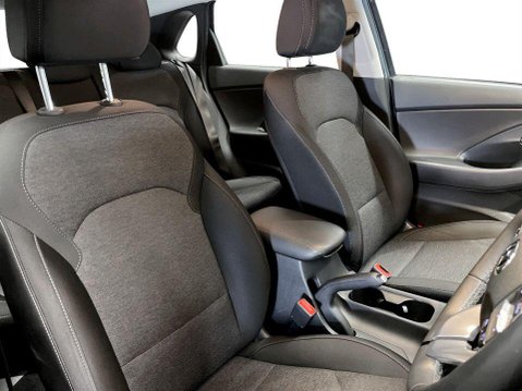 Hyundai i30 1.0 T-GDi MHEV SE Connect Hatchback 5dr Petrol Hybrid DCT Euro 6 (s/s) (120 11