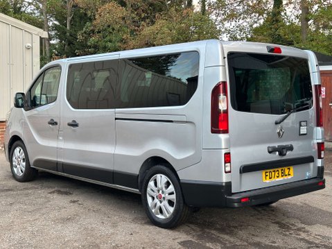 Renault Trafic 2.0 dCi LL30 Advance EDC L2 H1 Euro 6 (s/s) 5dr (9 Seat) 7