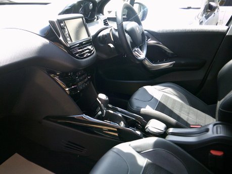 Peugeot 2008 PURETECH S/S ALLURE ONLY 18,000 MILES FROM NEW 15