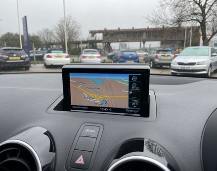Audi A1 1.0 A1 Sport Nav TFSI Semi-Auto 3dr 25