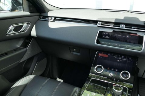 Land Rover Range Rover Velar R-DYNAMIC SE 40