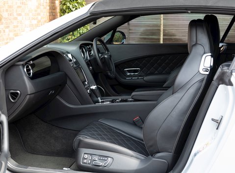 Bentley Continental GT V8 S Convertible 16