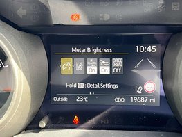 Toyota Yaris 1.5 Yaris Design HEV CVT 5dr 28