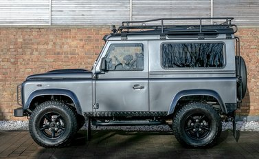 Land Rover Defender 90 TD XS Station Wagon 2