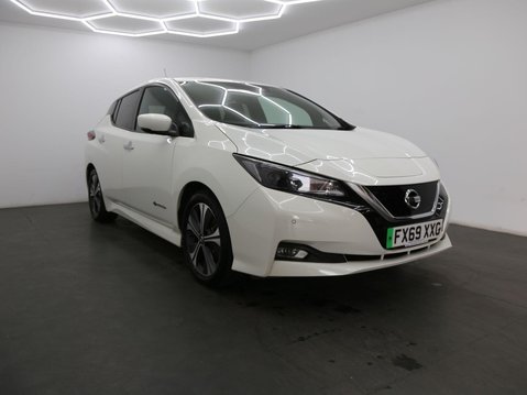 Nissan LEAF 40kWh N-Connecta Auto 5dr 1
