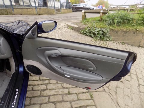 Porsche 911 (996) Carrera 4 Cabriolet 70