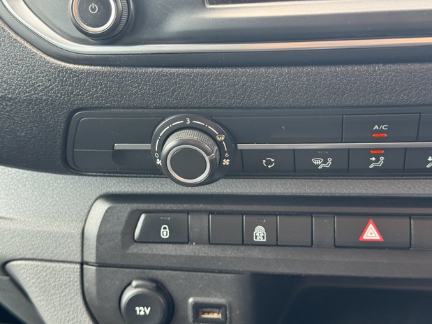Vauxhall Vivaro Crew Cab LWB L2H1 Low Roof Sportive 2900 Air Con Sensors EURO 6 NO VAT 34