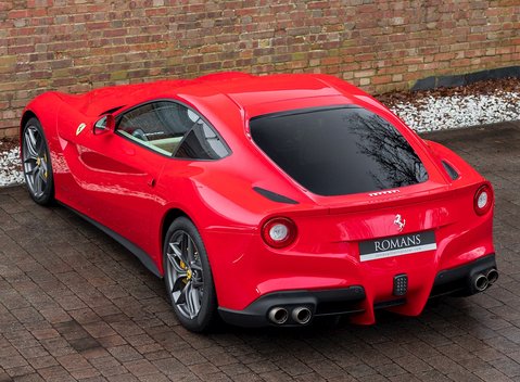 Ferrari F12 Berlinetta 9