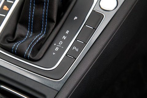 Volkswagen Golf E-GOLF 39
