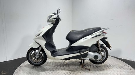 Piaggio Fly 16K 2015 RUNNING PROJECT BIKE SPARES OR REPAIR 125CC 4