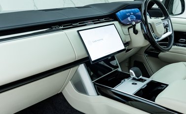 Land Rover Range Rover P460e Autobiography LWB 17