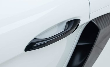 Porsche Cayman GT4 RS (718) 37