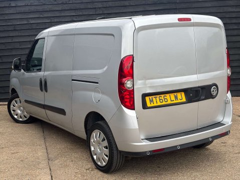 Vauxhall Combo 1.2 Combo 2300 Sport CDTi ecoFLEX S/S 22