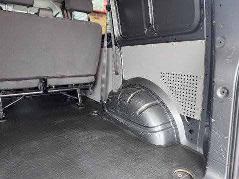 Volkswagen Transporter 2.0 BiTDI T32 Highline Panel Van 4dr Diesel DSG L1 H1 (214 g/km, 178 bhp) 41