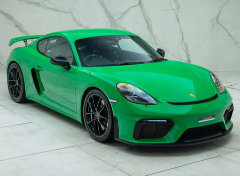 Porsche Cayman GT4 (718) 11