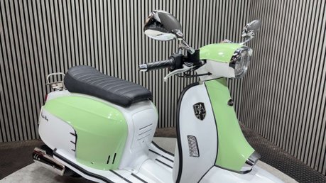 Royal Alloy GT 2020 ONLY 1K 1 OWNER SCOOTER LONG MOT MODERN RETRO 125CC 41