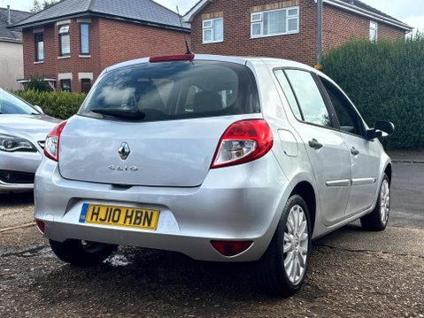 Renault Clio 1.2 TCe Dynamique Euro 4 5dr 3