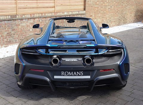 McLaren 675 LT Spider 38